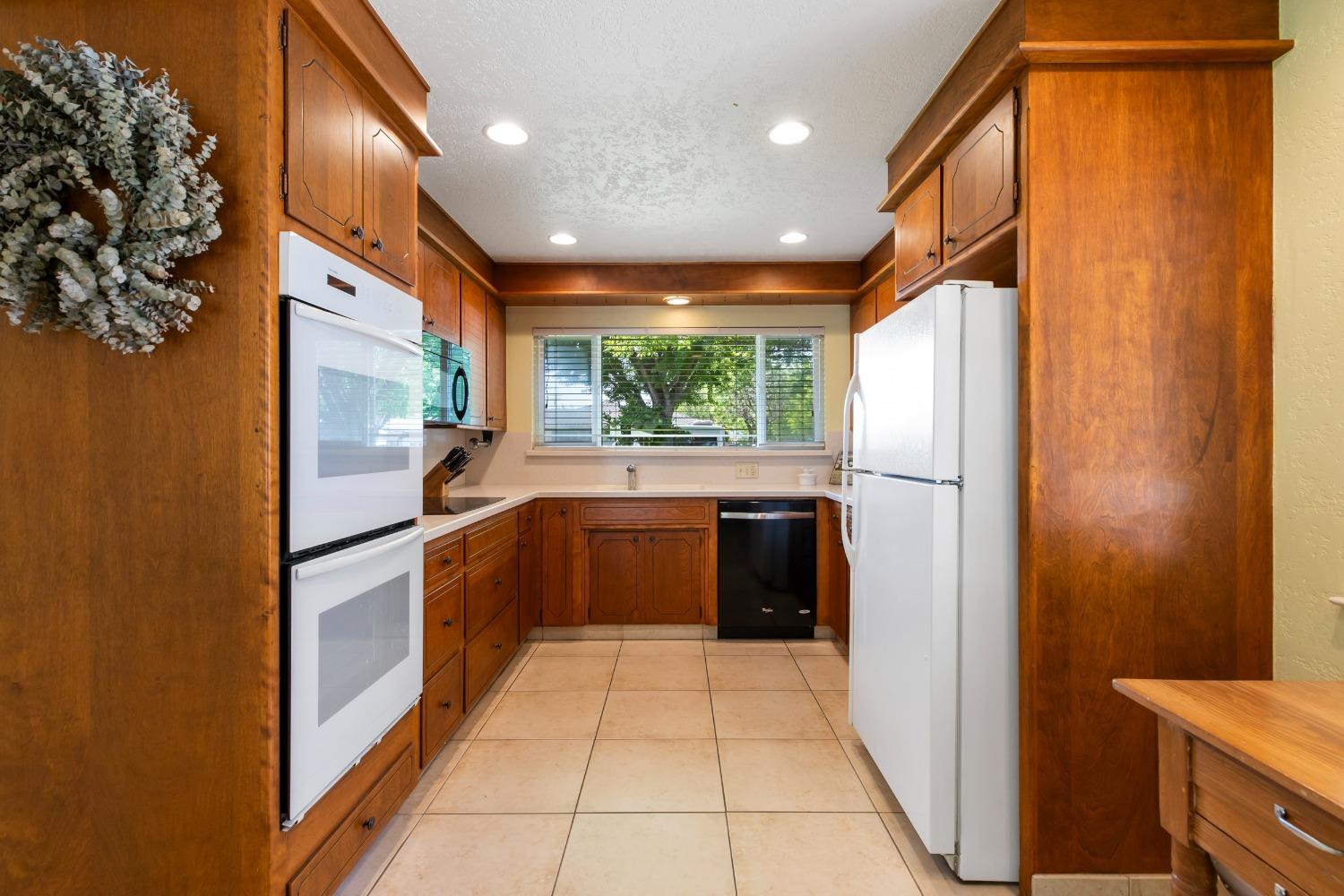 Detail Gallery Image 14 of 50 For 928 Terrace Pl, Modesto,  CA 95350 - 3 Beds | 2 Baths