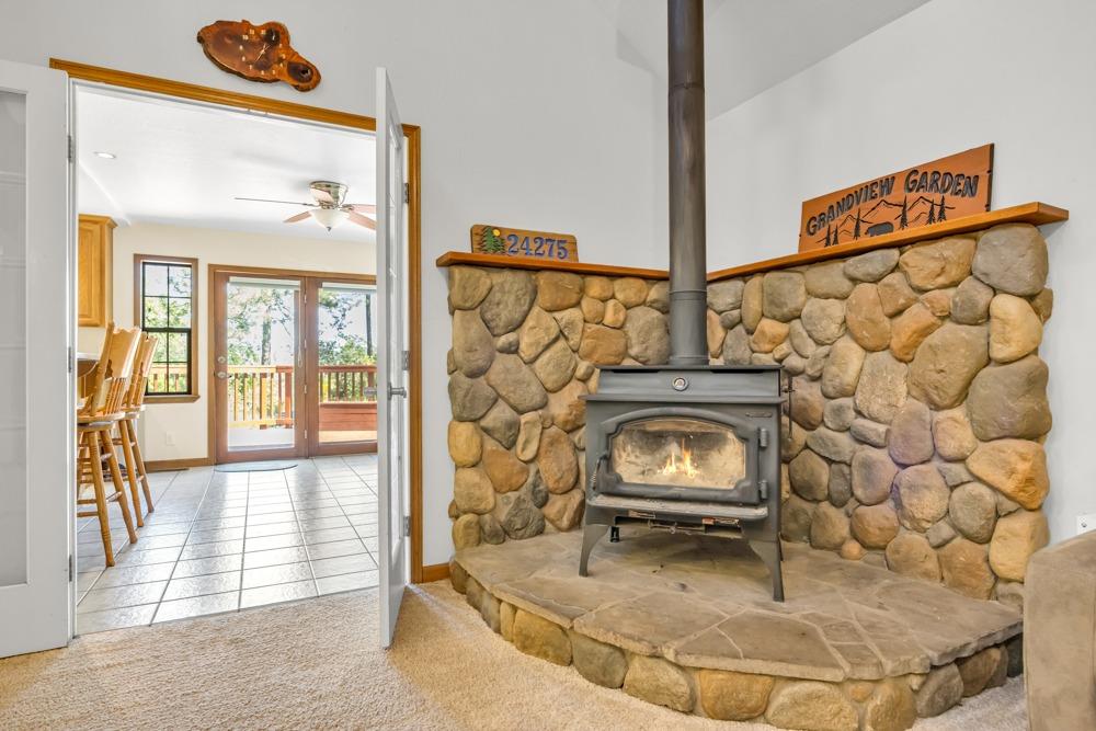 Detail Gallery Image 9 of 70 For 24275 Grand View Ave., Colfax,  CA 95713 - 5 Beds | 2 Baths