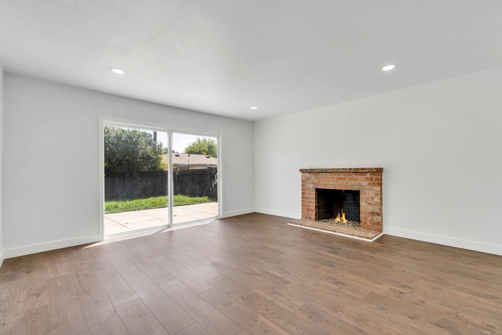 Glenbrook Lane, Stockton, California image 6
