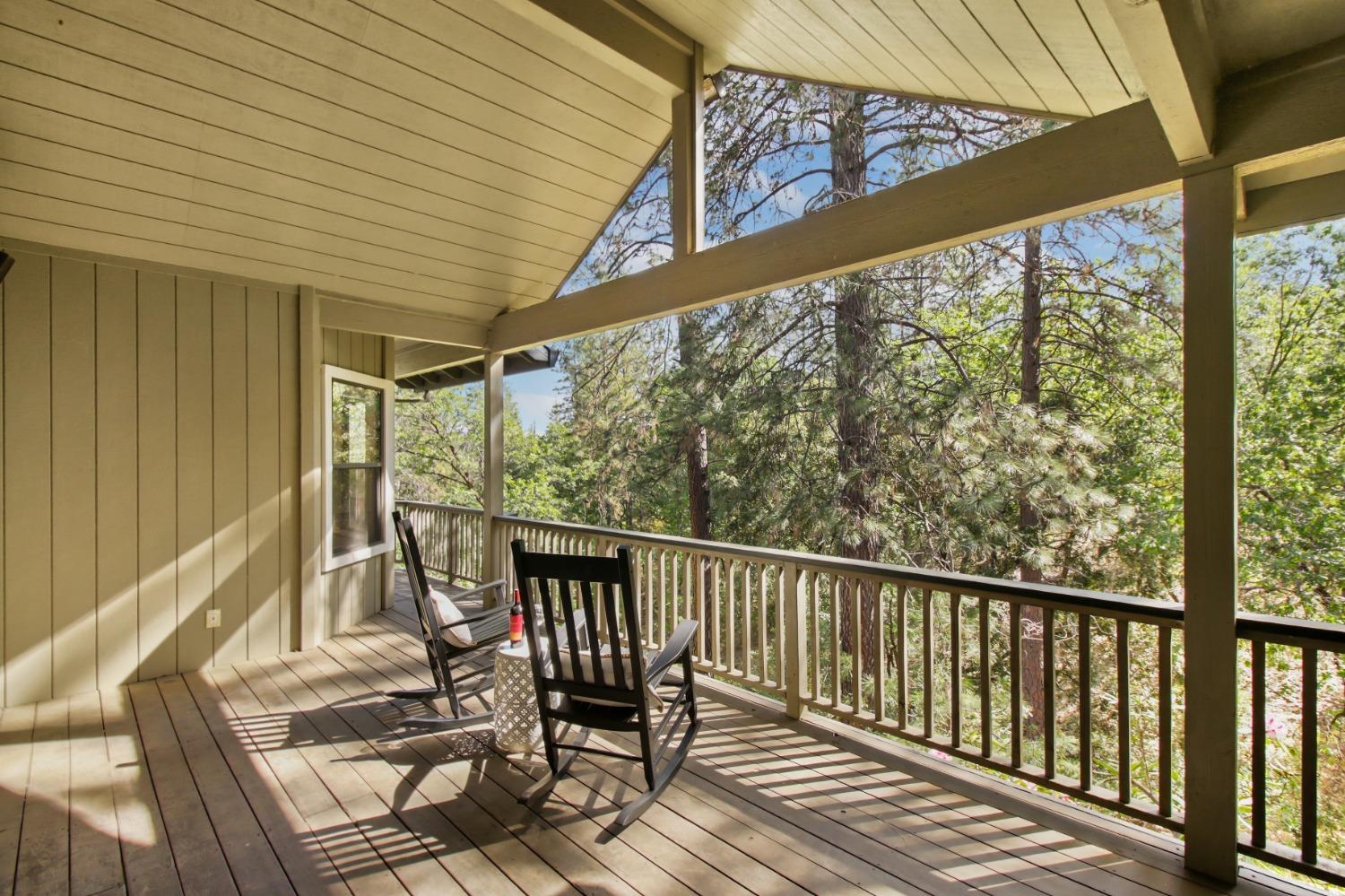 Detail Gallery Image 10 of 66 For 515 Hillside Dr, Applegate,  CA 95703 - 4 Beds | 3 Baths