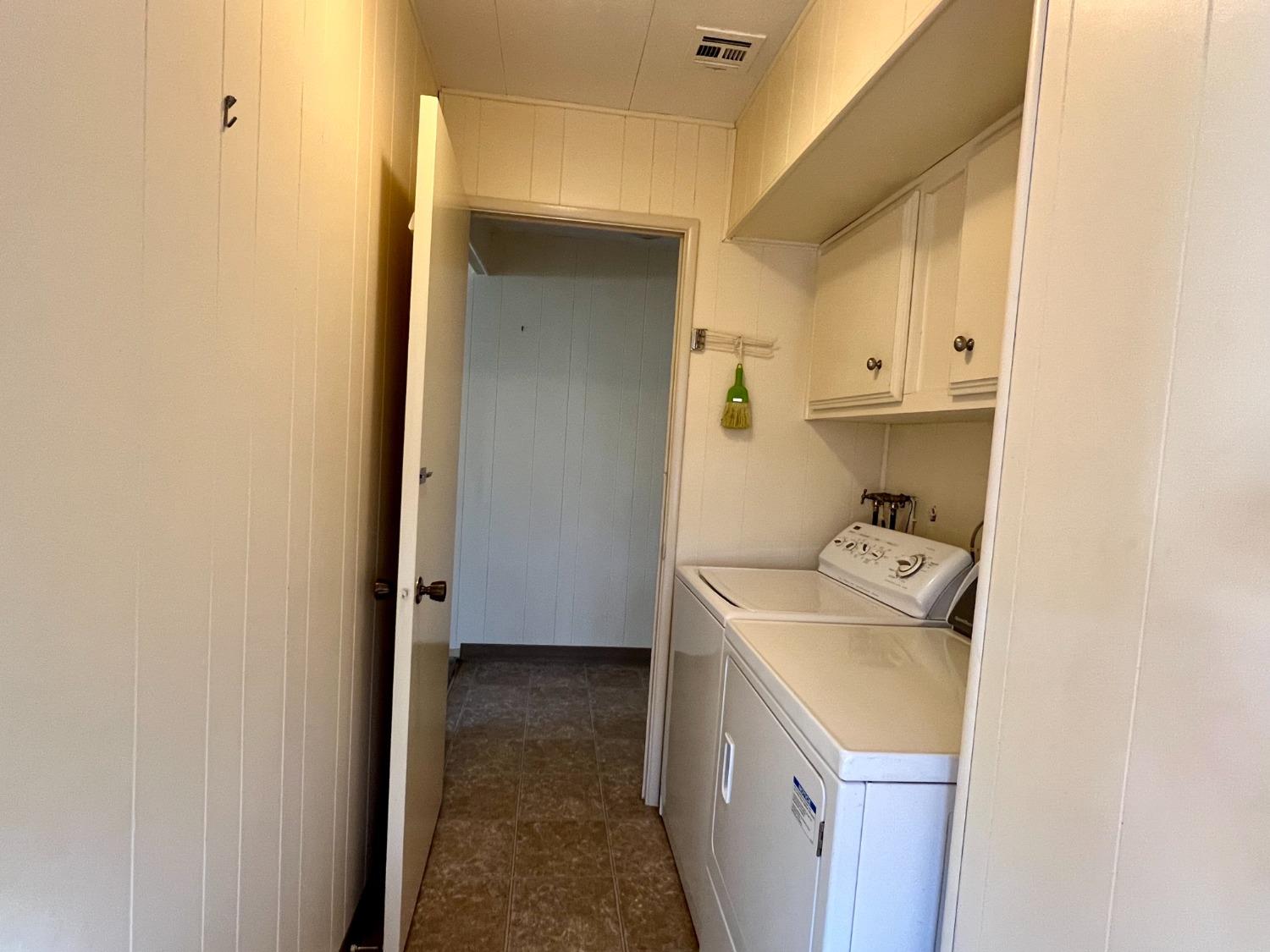 Detail Gallery Image 6 of 22 For 1150 W Winton Ave 221, Hayward,  CA 94545 - 2 Beds | 2 Baths