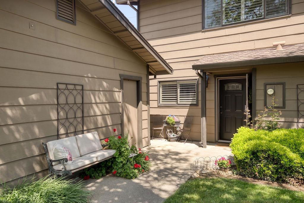 Detail Gallery Image 3 of 36 For 672 Shadowview Ct, Turlock,  CA 95382 - 2 Beds | 2/1 Baths