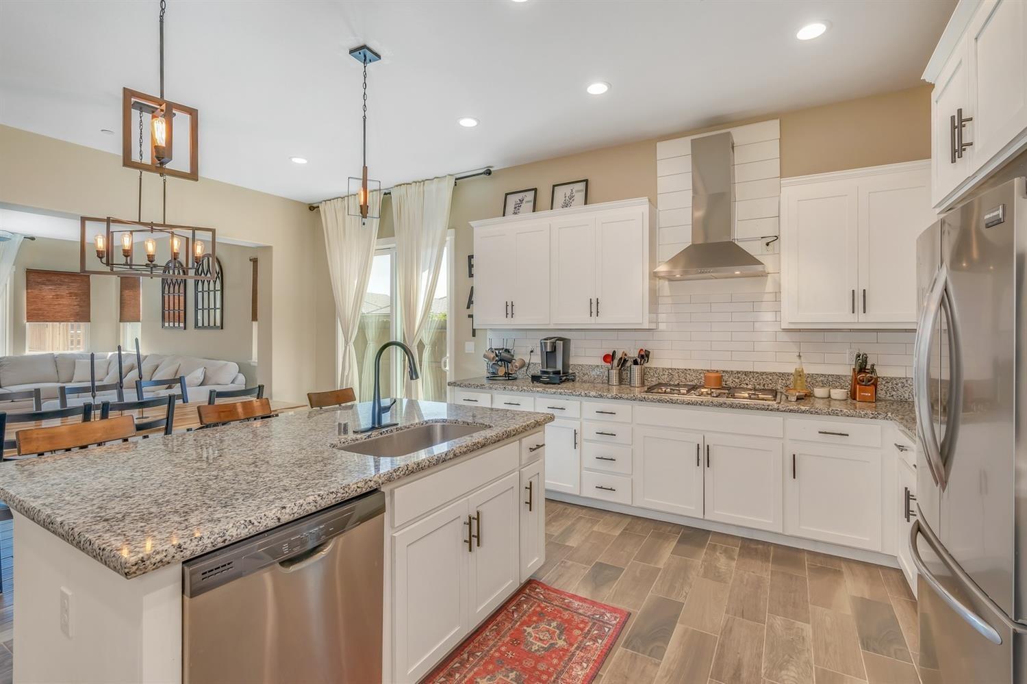 1824 Felsite St, Los Banos, California image 4