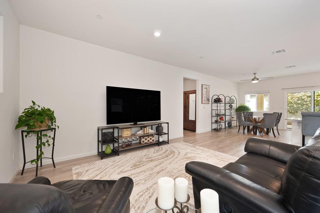 Detail Gallery Image 6 of 33 For 7457 Sobon Ln, Rancho Murieta,  CA 95683 - 3 Beds | 3 Baths