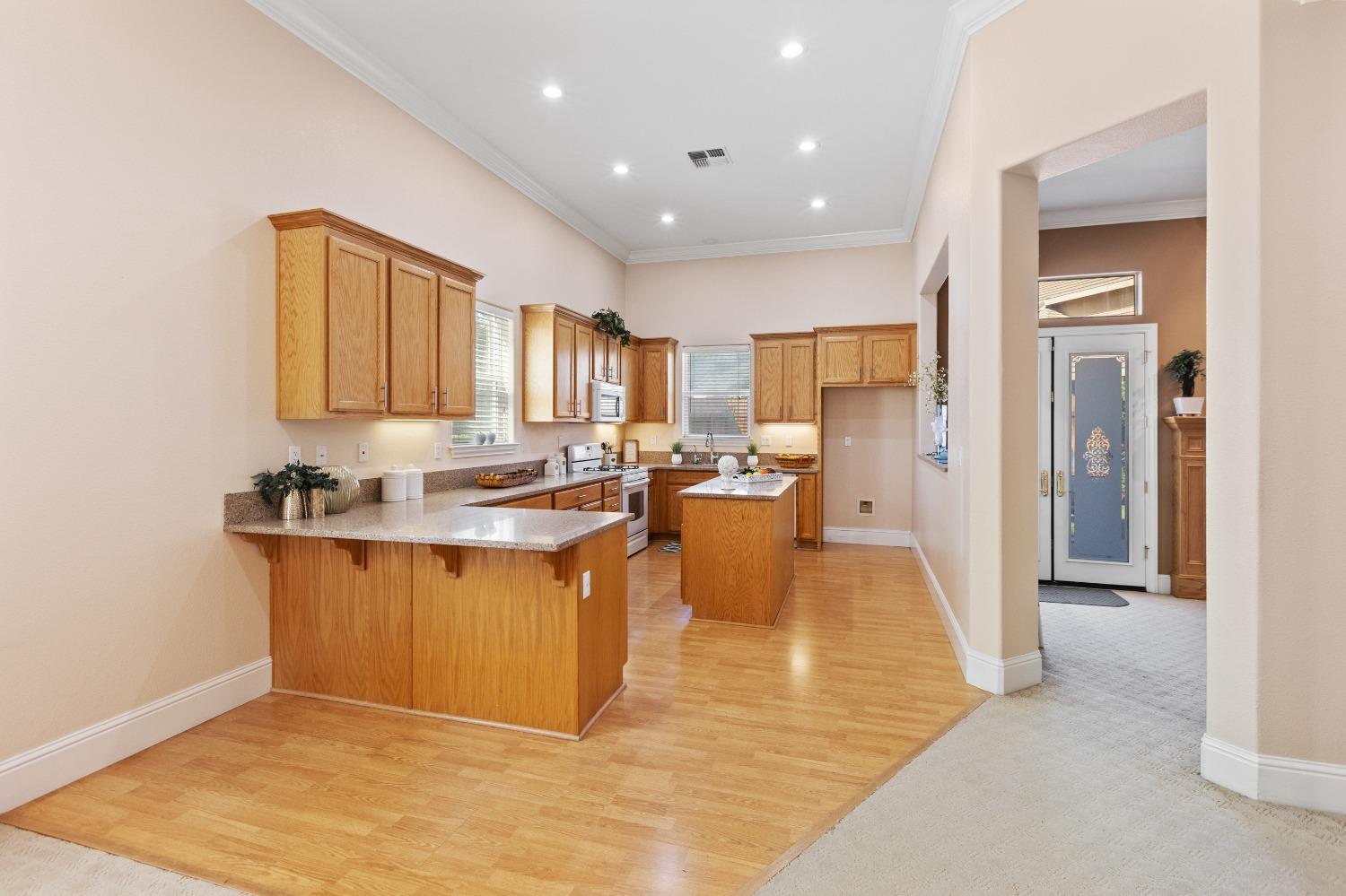 Detail Gallery Image 22 of 79 For 8839 San Badger Way, Elk Grove,  CA 95624 - 4 Beds | 3/1 Baths