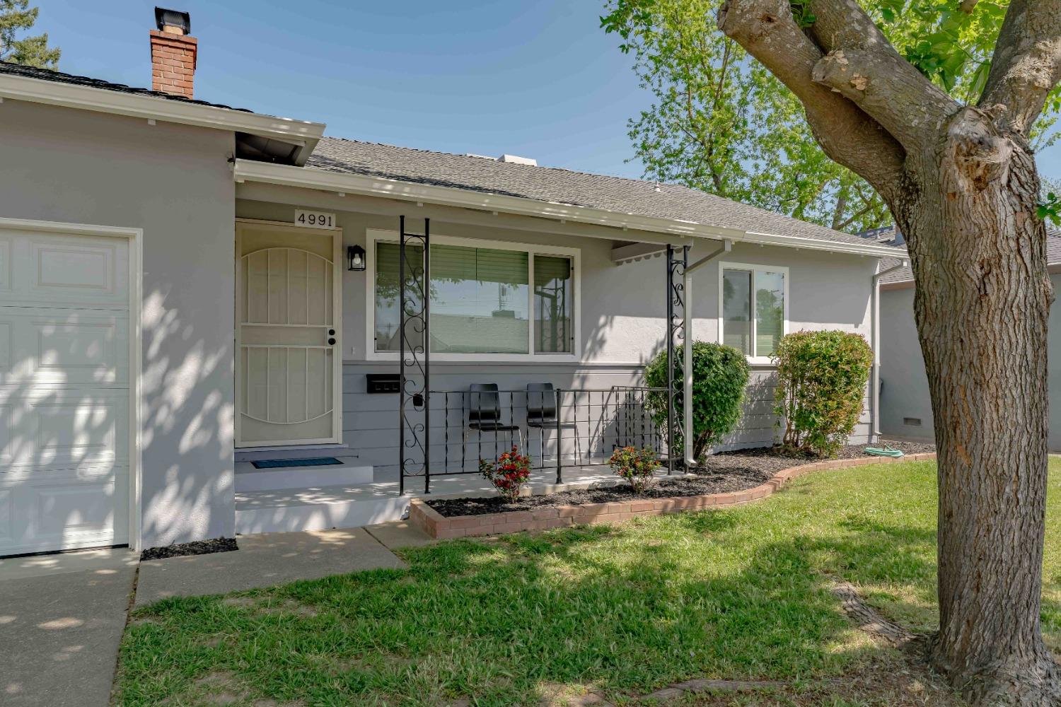 Detail Gallery Image 4 of 26 For 4991 Lippitt Ln, Sacramento,  CA 95820 - 3 Beds | 1 Baths