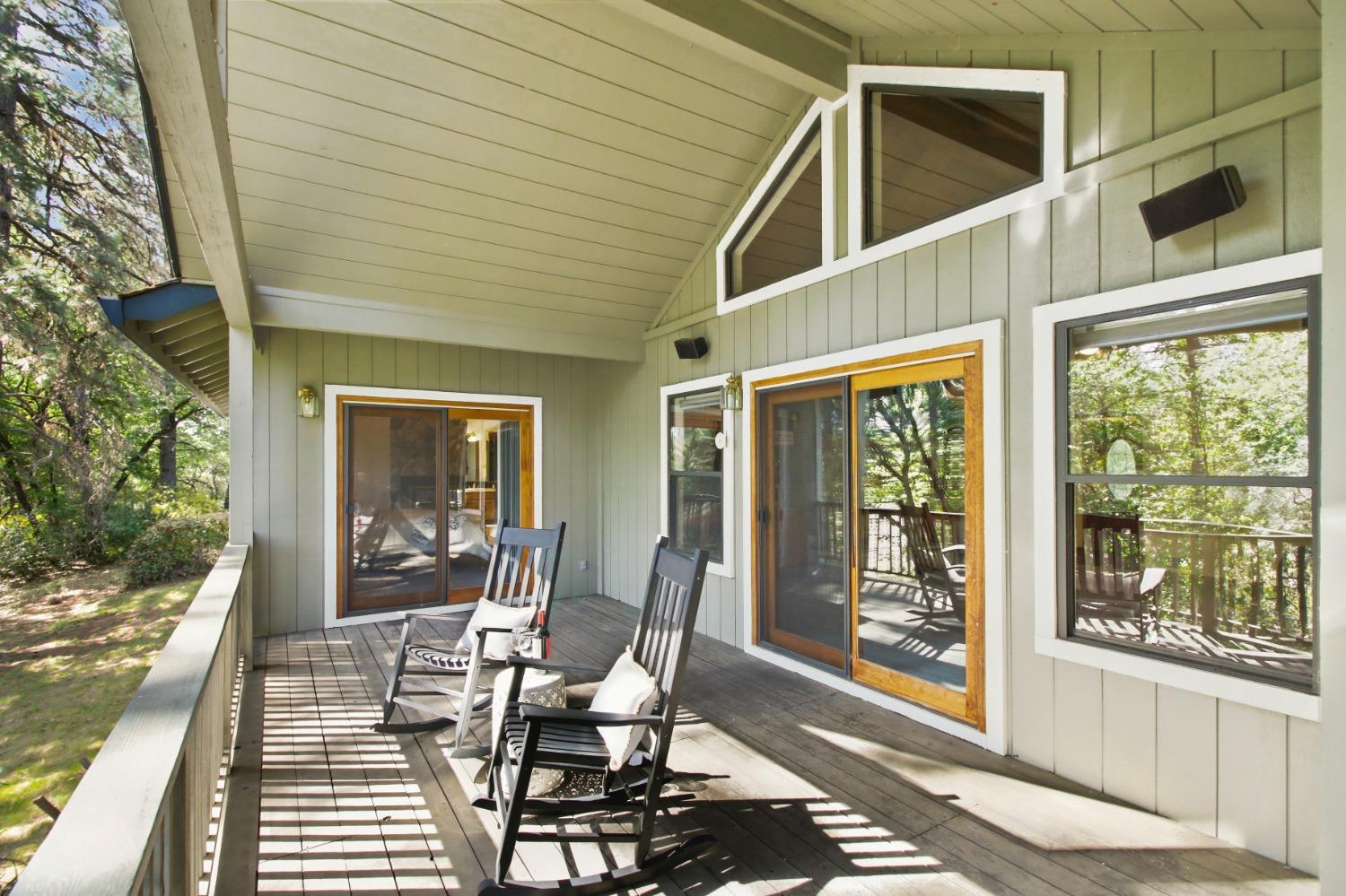 Detail Gallery Image 11 of 66 For 515 Hillside Dr, Applegate,  CA 95703 - 4 Beds | 3 Baths