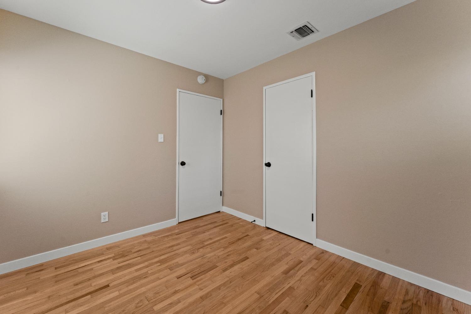 Detail Gallery Image 19 of 26 For 4991 Lippitt Ln, Sacramento,  CA 95820 - 3 Beds | 1 Baths