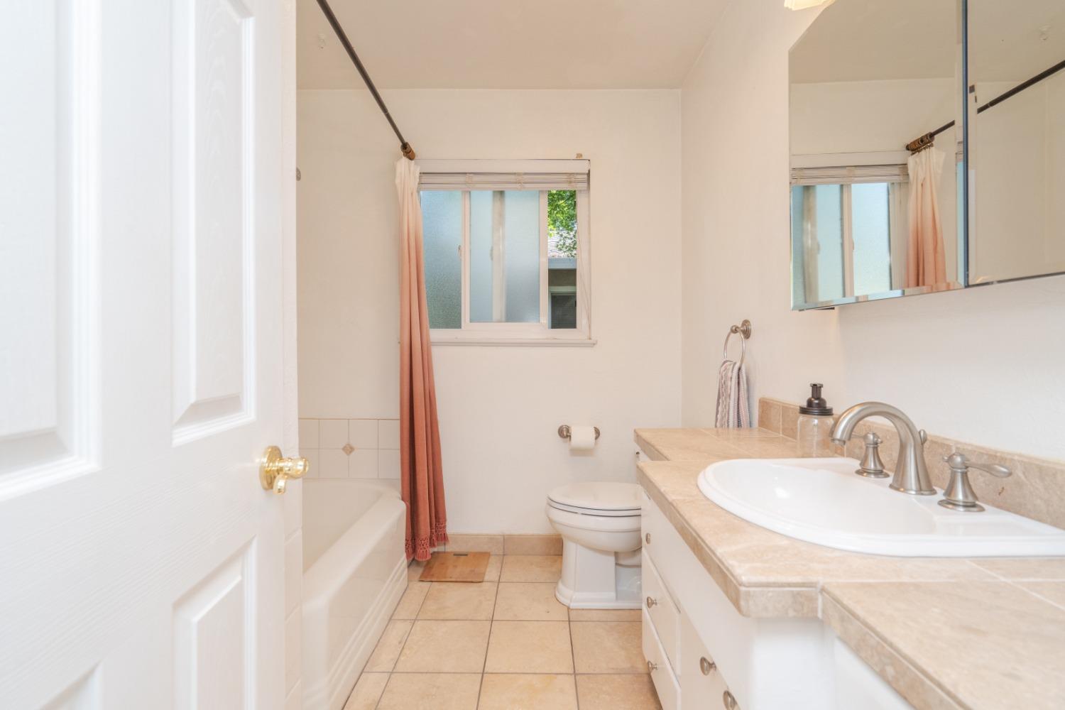 Oak Knoll Drive, Carmichael, California image 27