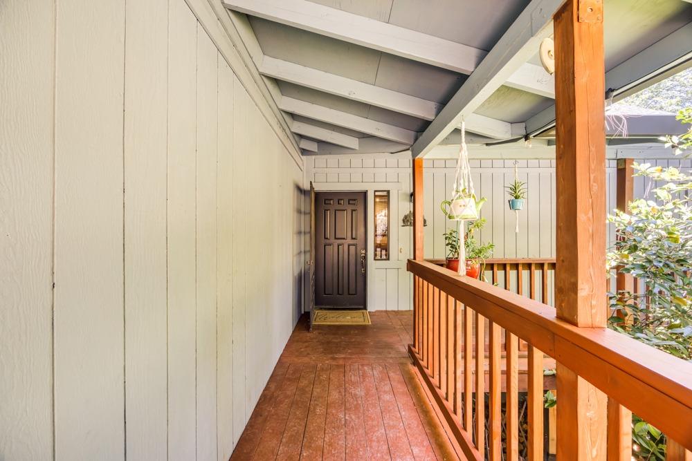 Detail Gallery Image 5 of 70 For 24275 Grand View Ave., Colfax,  CA 95713 - 5 Beds | 2 Baths