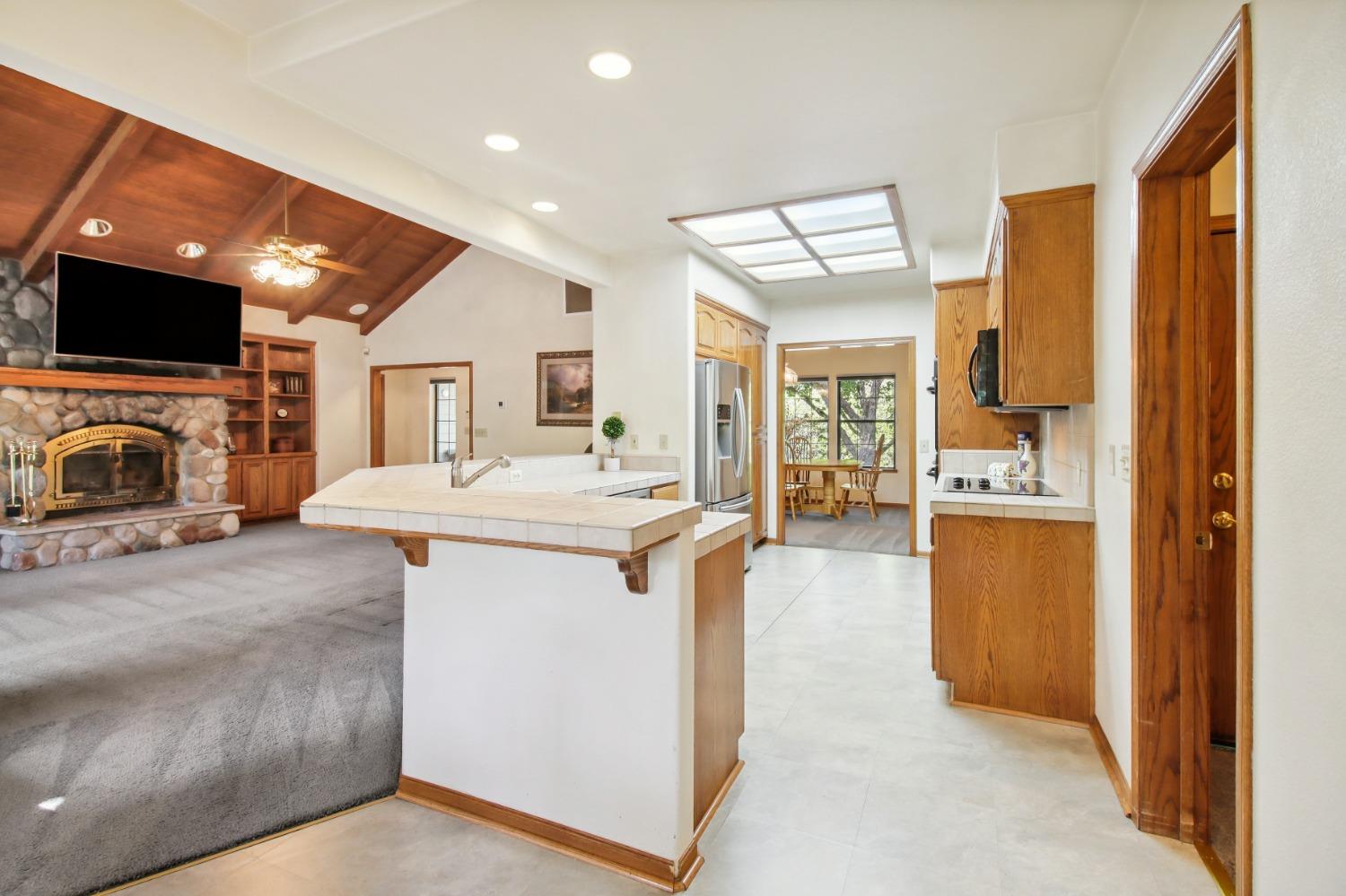 Detail Gallery Image 16 of 66 For 515 Hillside Dr, Applegate,  CA 95703 - 4 Beds | 3 Baths