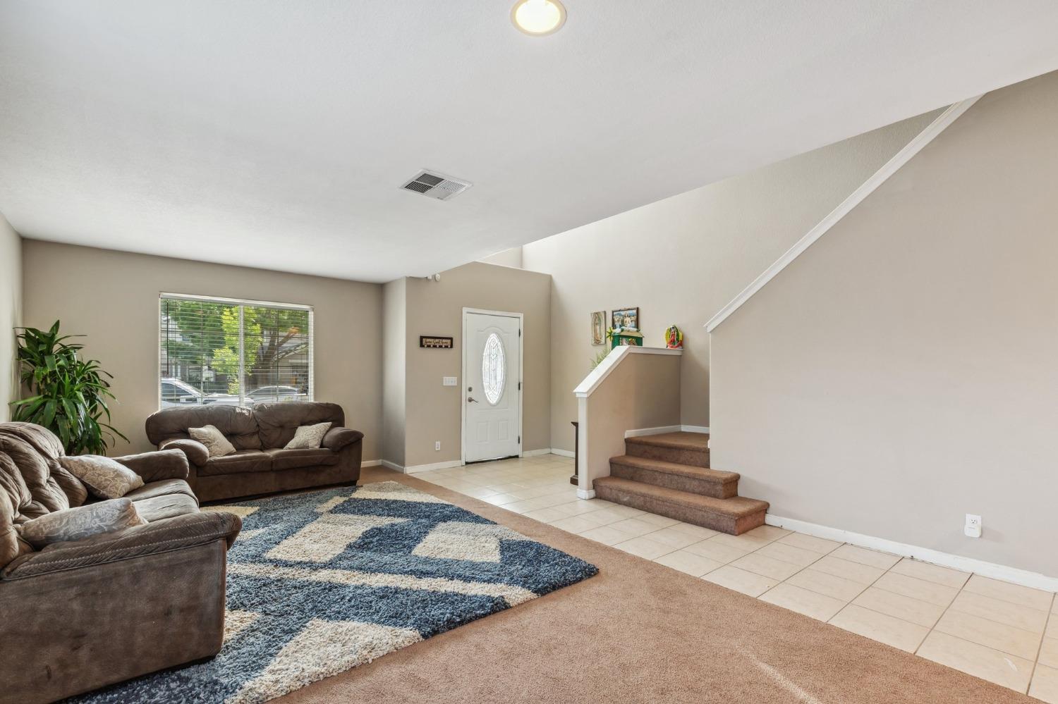 Detail Gallery Image 4 of 37 For 748 Heron Dr, Los Banos,  CA 93635 - 5 Beds | 3 Baths