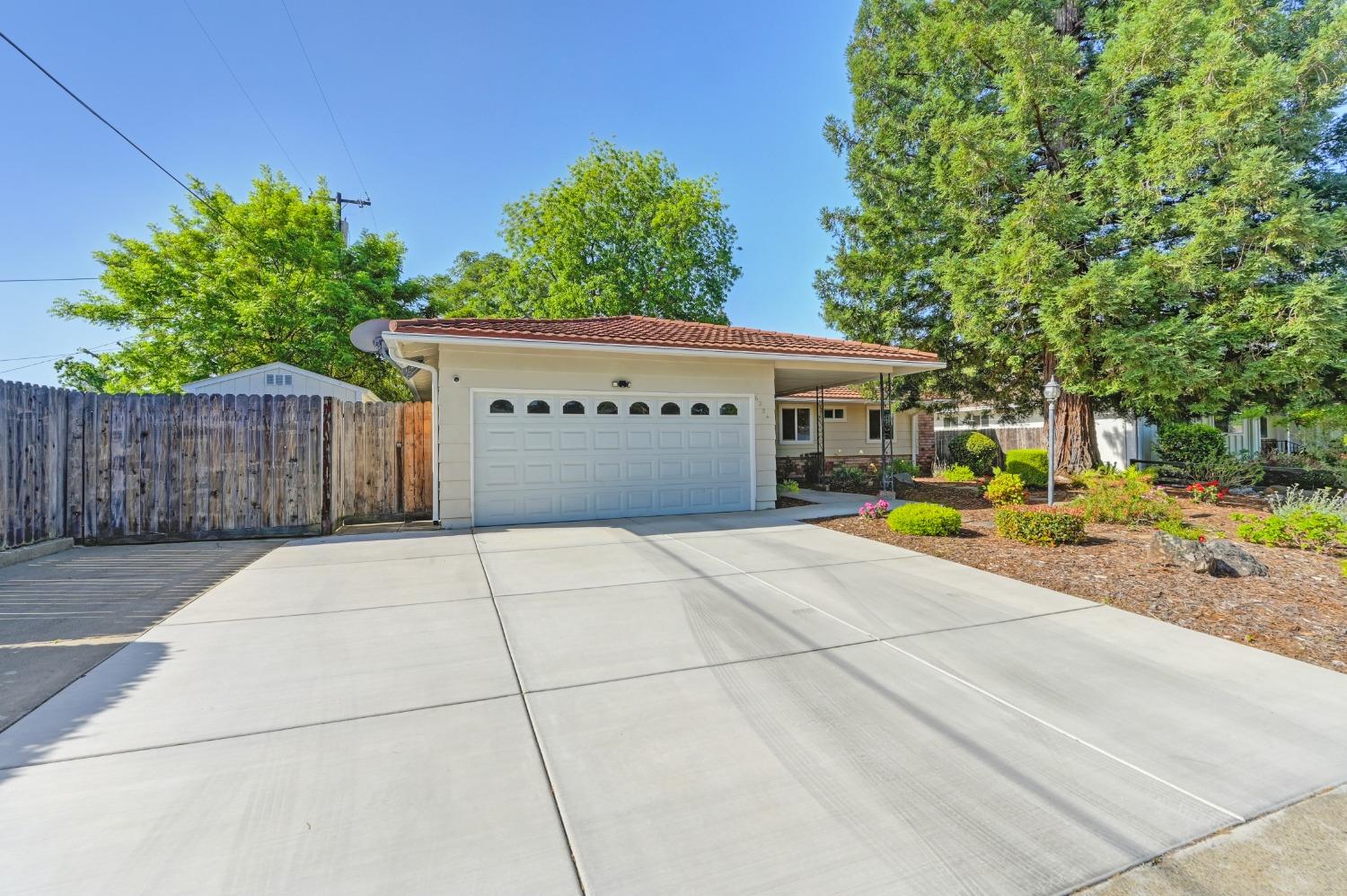 Shadowcreek Drive, Carmichael, California image 4