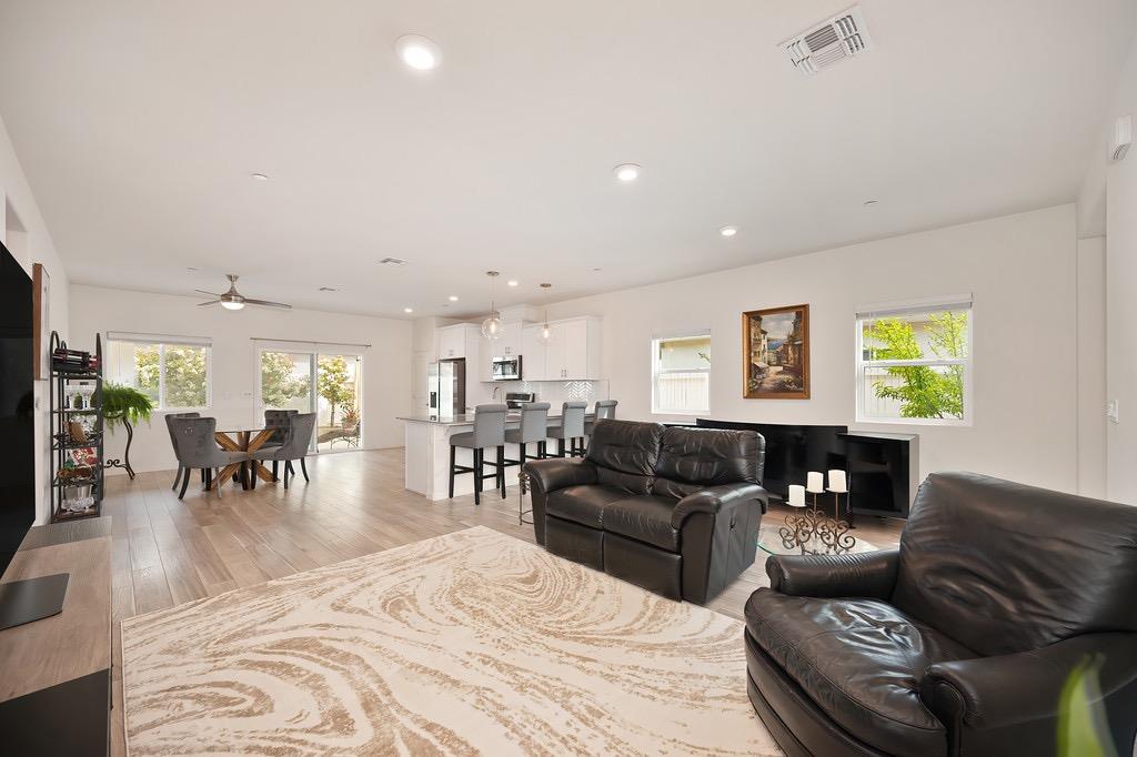 Detail Gallery Image 7 of 33 For 7457 Sobon Ln, Rancho Murieta,  CA 95683 - 3 Beds | 3 Baths