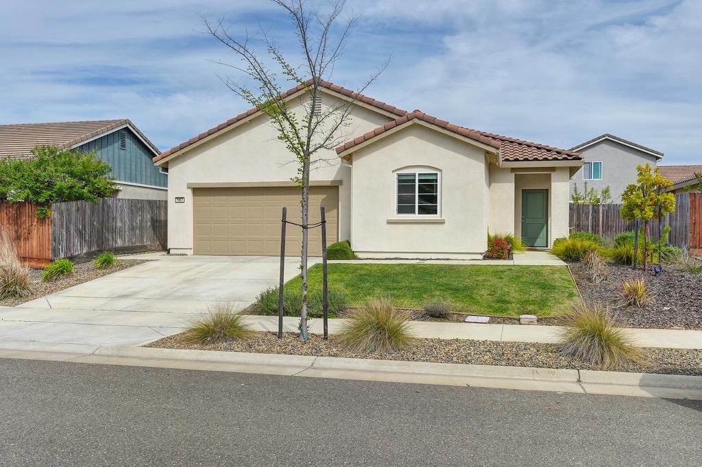 Detail Gallery Image 1 of 33 For 7457 Sobon Ln, Rancho Murieta,  CA 95683 - 3 Beds | 3 Baths