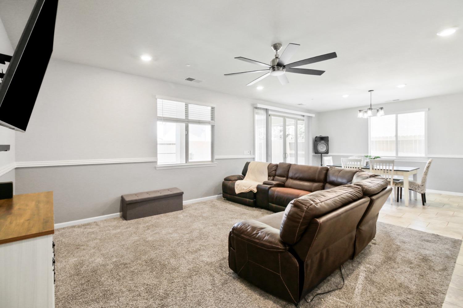 Evanston Way, Rancho Cordova, California image 5