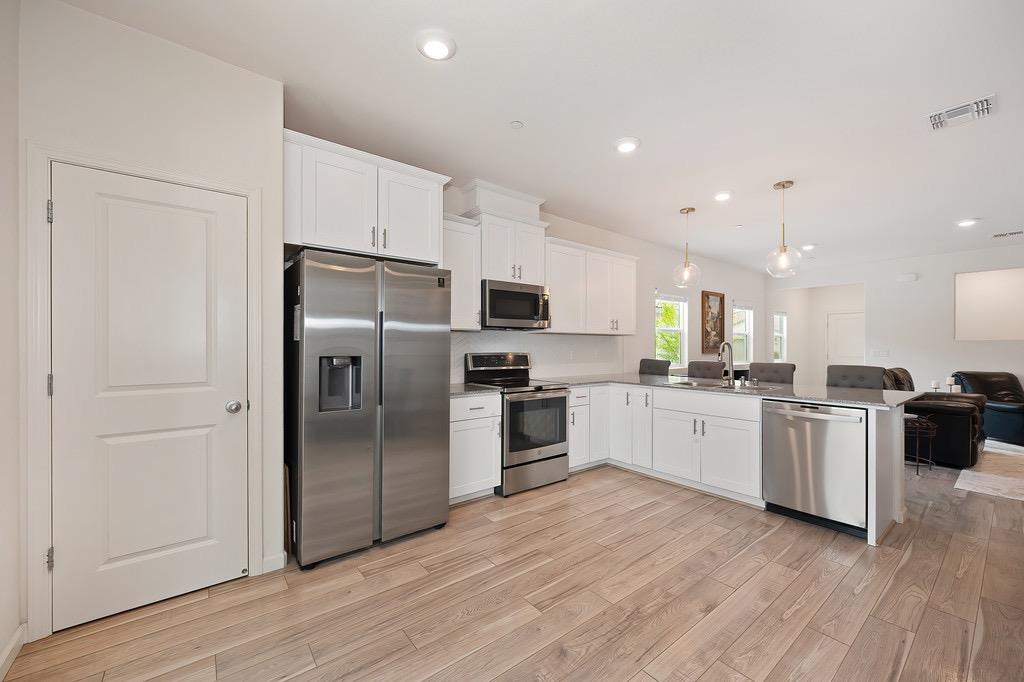 Detail Gallery Image 12 of 33 For 7457 Sobon Ln, Rancho Murieta,  CA 95683 - 3 Beds | 3 Baths