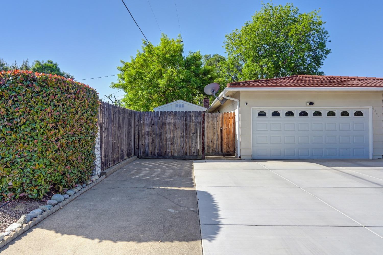 Shadowcreek Drive, Carmichael, California image 5
