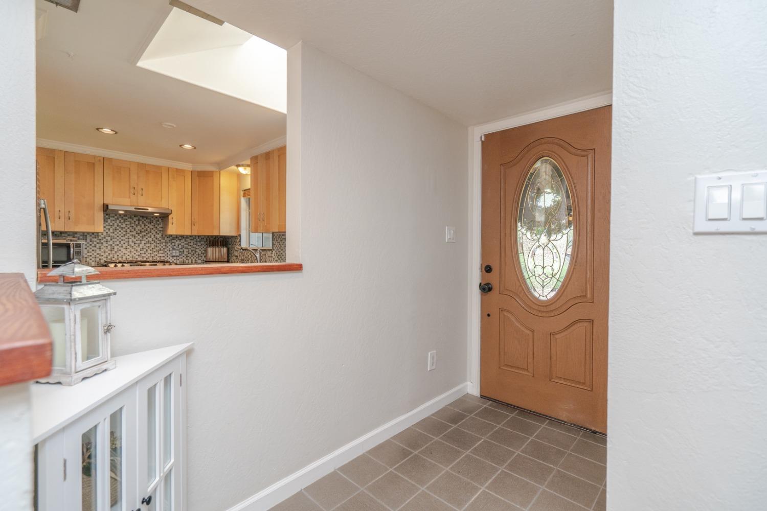 Oak Knoll Drive, Carmichael, California image 3
