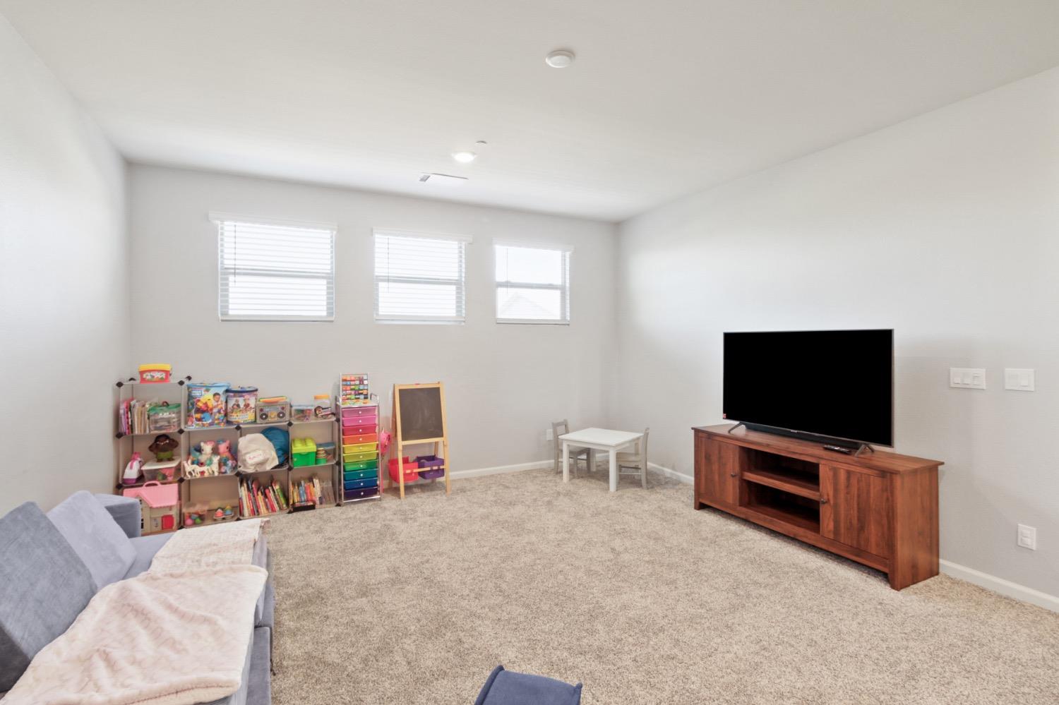 Evanston Way, Rancho Cordova, California image 22