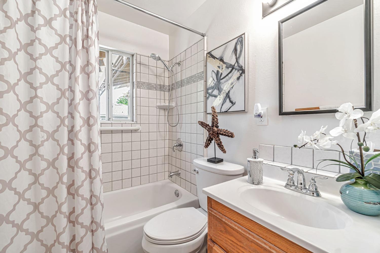 Isabella Avenue, Fair Oaks, California image 31