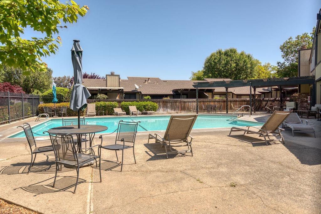 Detail Gallery Image 33 of 36 For 672 Shadowview Ct, Turlock,  CA 95382 - 2 Beds | 2/1 Baths