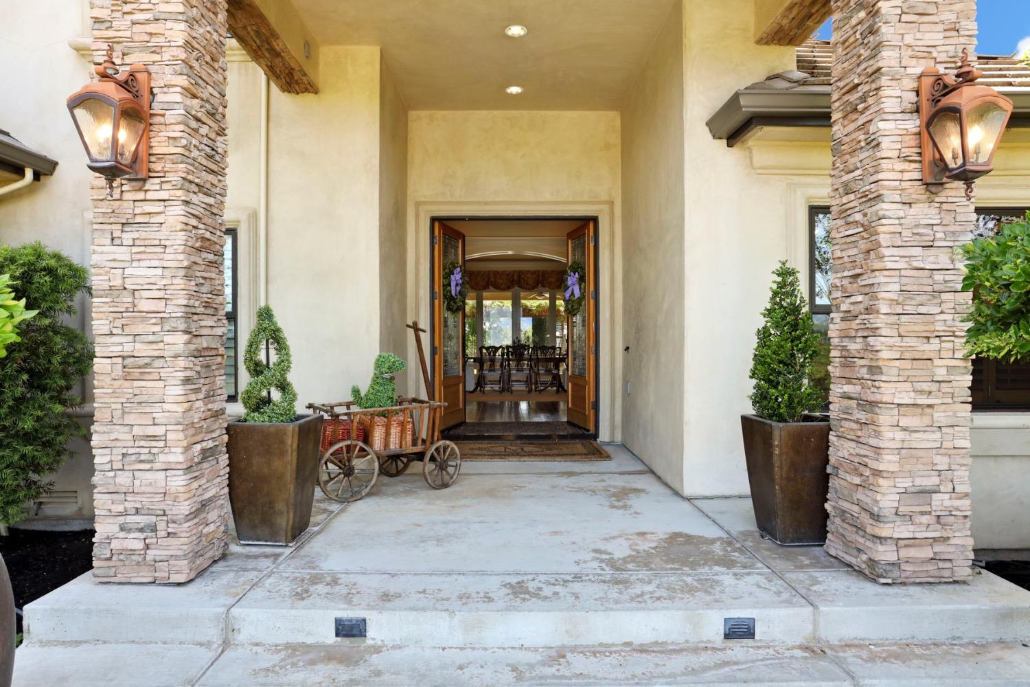 Detail Gallery Image 8 of 93 For 19120 E Stampede Rd, Clements,  CA 95227 - 4 Beds | 5 Baths