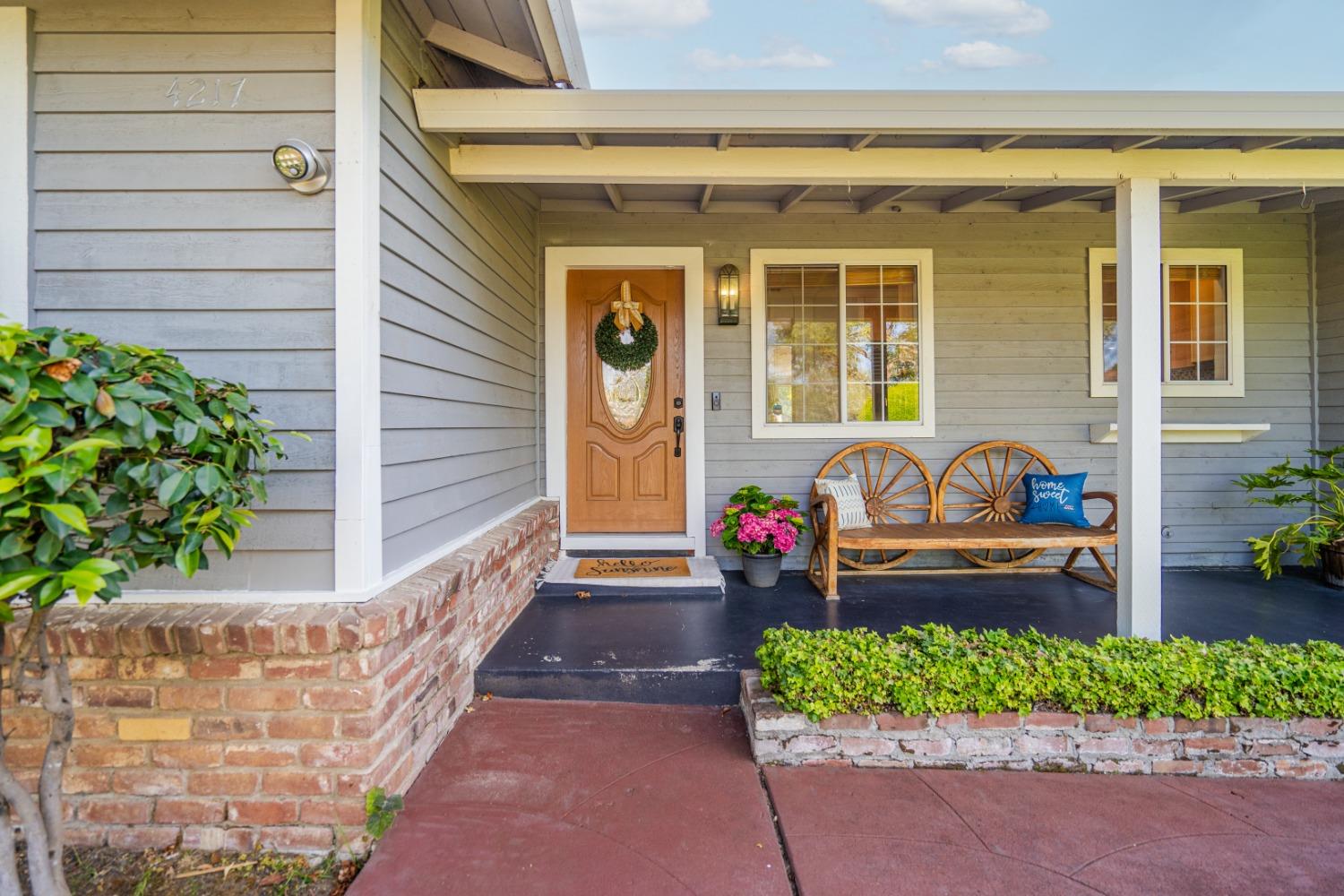 Oak Knoll Drive, Carmichael, California image 2