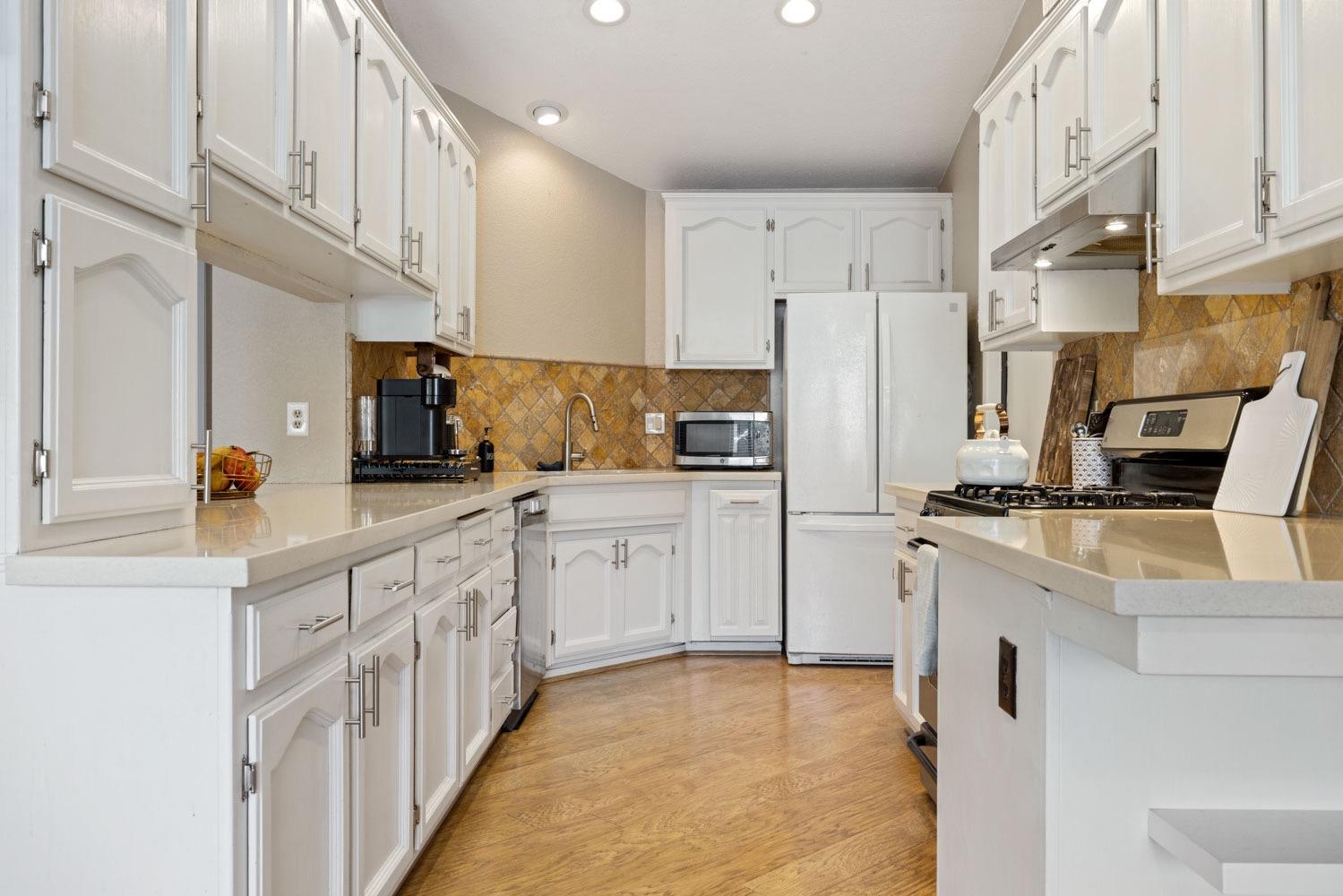 Berea Drive, Turlock, California image 17