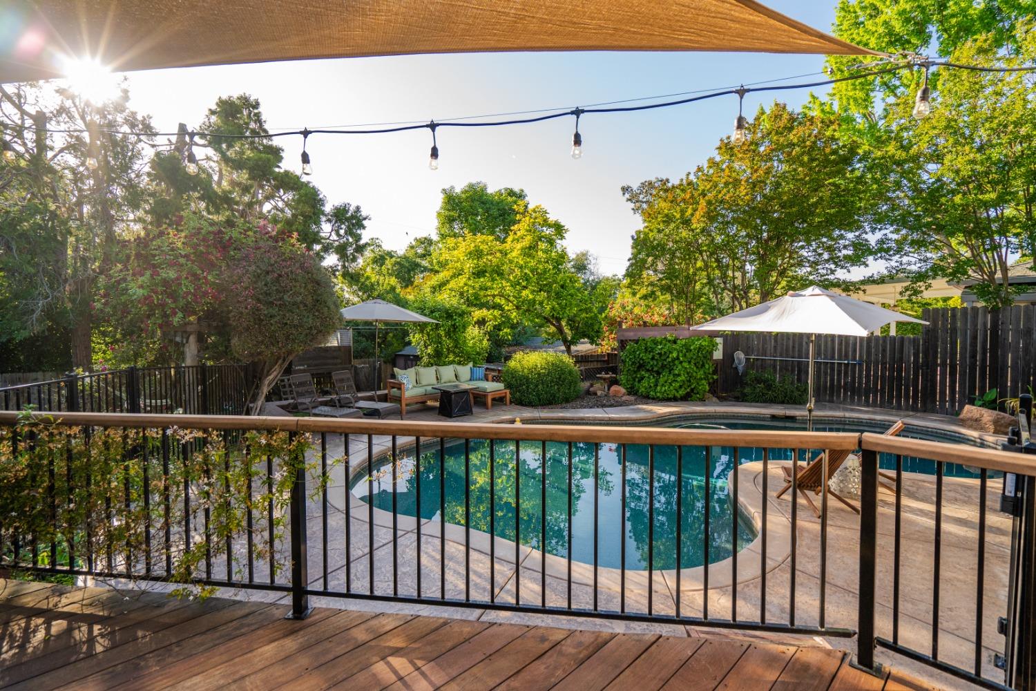 Oak Knoll Drive, Carmichael, California image 36