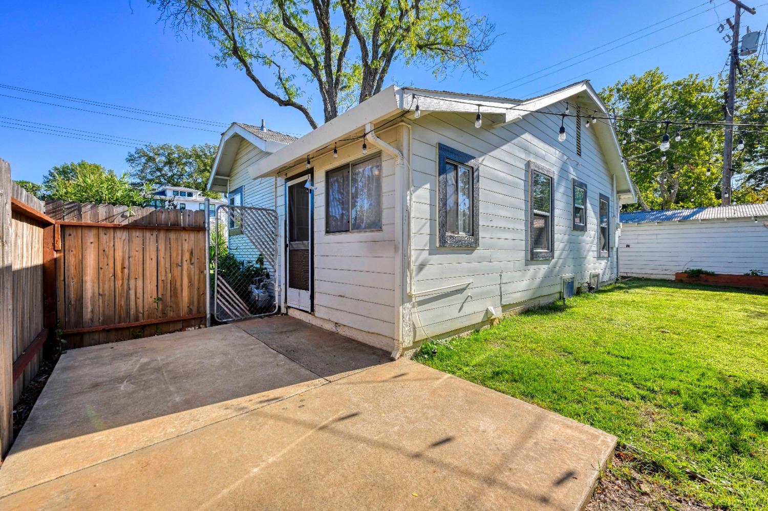 Coloma Street, Folsom, California image 23