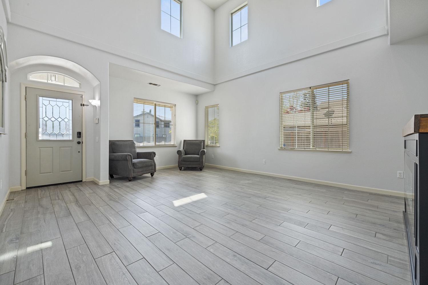 Detail Gallery Image 7 of 54 For 4633 Parkside Ct, Turlock,  CA 95382 - 5 Beds | 3 Baths
