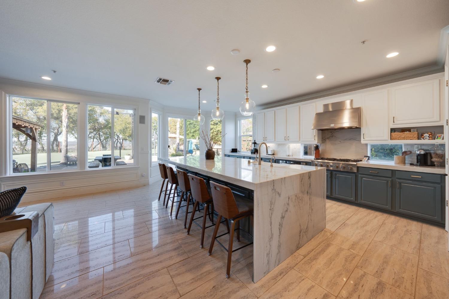 Detail Gallery Image 19 of 98 For 4541 Longview Dr, Rocklin,  CA 95677 - 5 Beds | 4/1 Baths