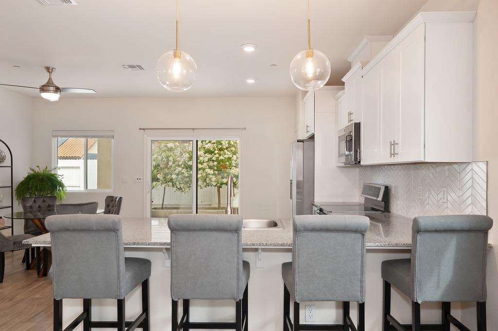 Detail Gallery Image 11 of 33 For 7457 Sobon Ln, Rancho Murieta,  CA 95683 - 3 Beds | 3 Baths