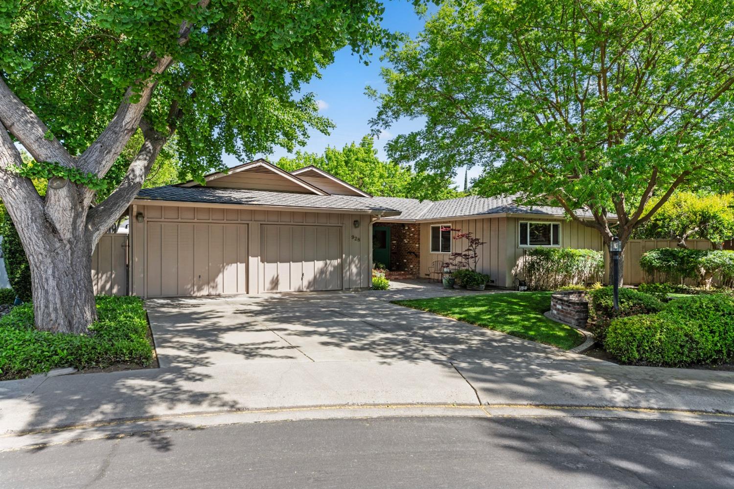 Detail Gallery Image 2 of 50 For 928 Terrace Pl, Modesto,  CA 95350 - 3 Beds | 2 Baths