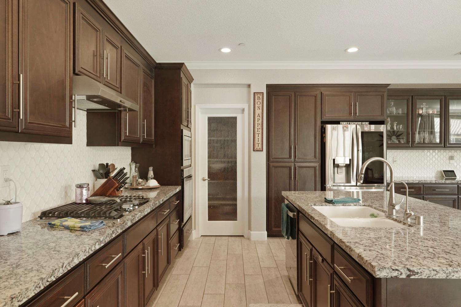 Detail Gallery Image 17 of 52 For 208 Isabella Dr, Lodi,  CA 95240 - 4 Beds | 3 Baths