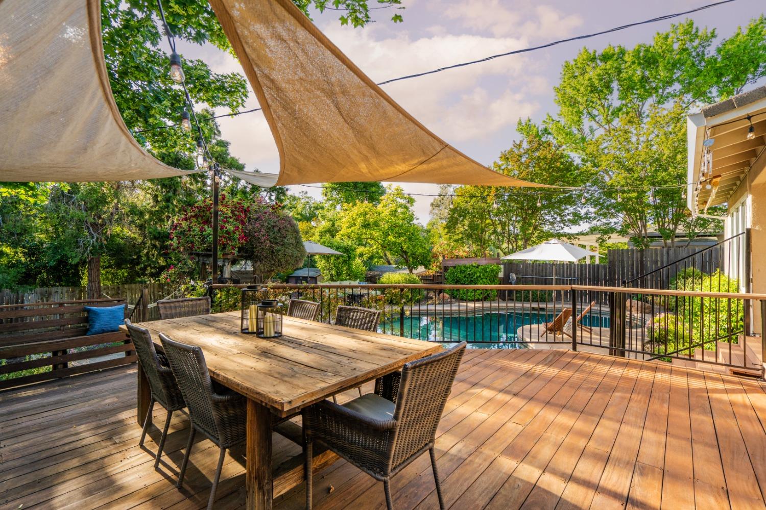 Oak Knoll Drive, Carmichael, California image 33
