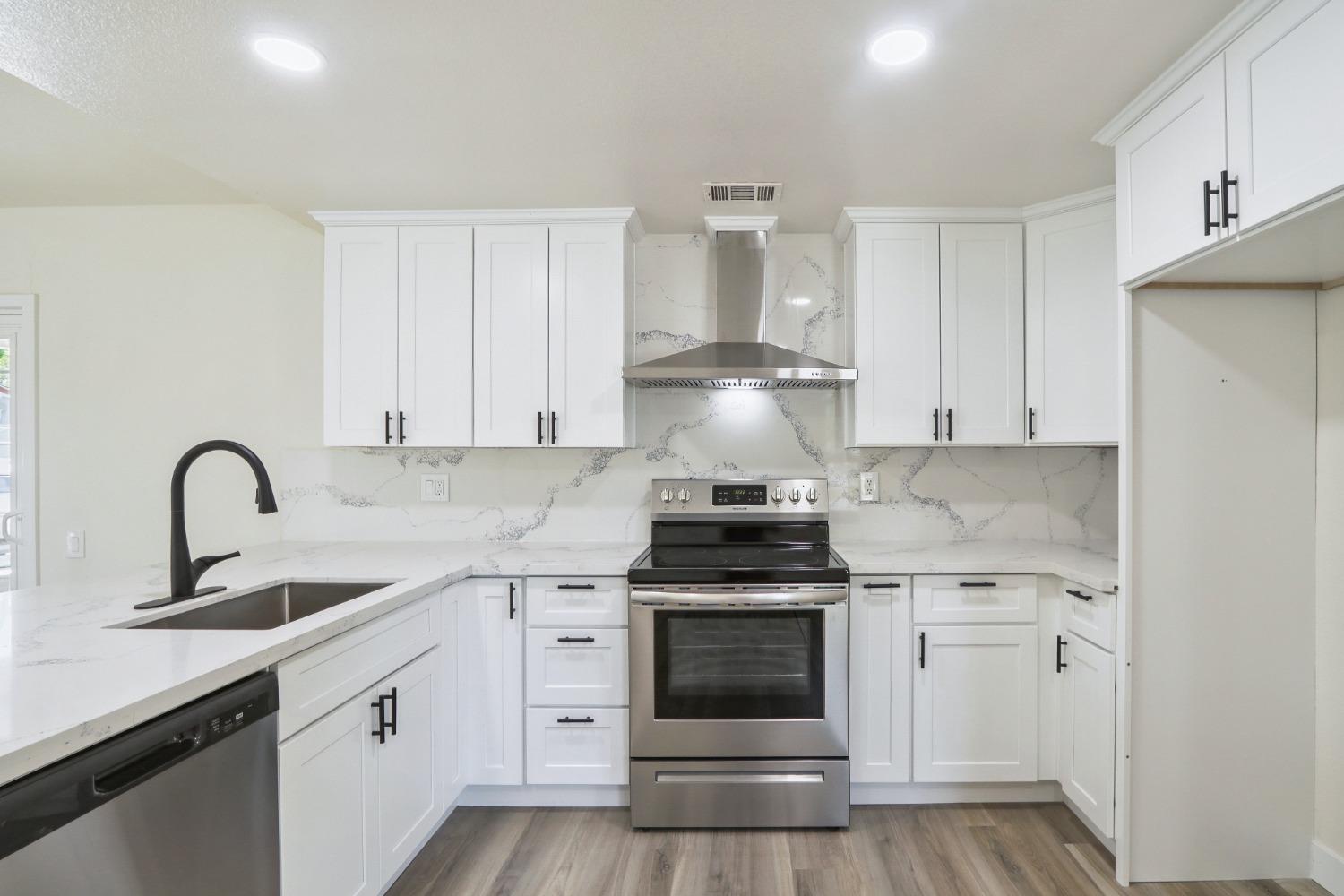 Rainbow River Court, Rancho Cordova, California image 17