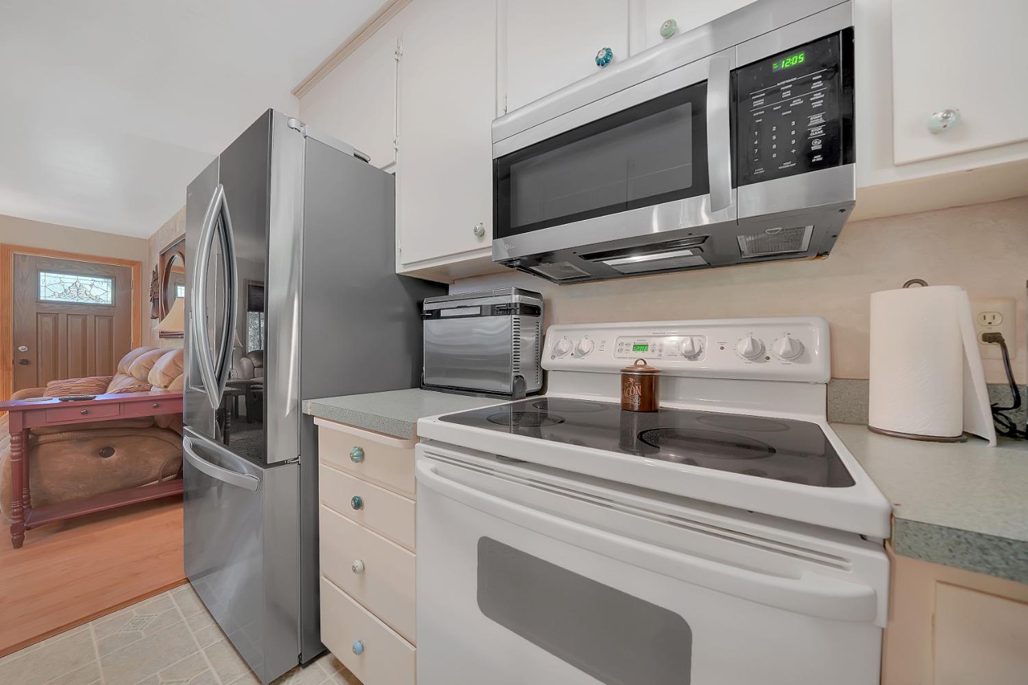 Detail Gallery Image 15 of 66 For 734 Utica, Hathaway Pines,  CA 95233 - 3 Beds | 2 Baths