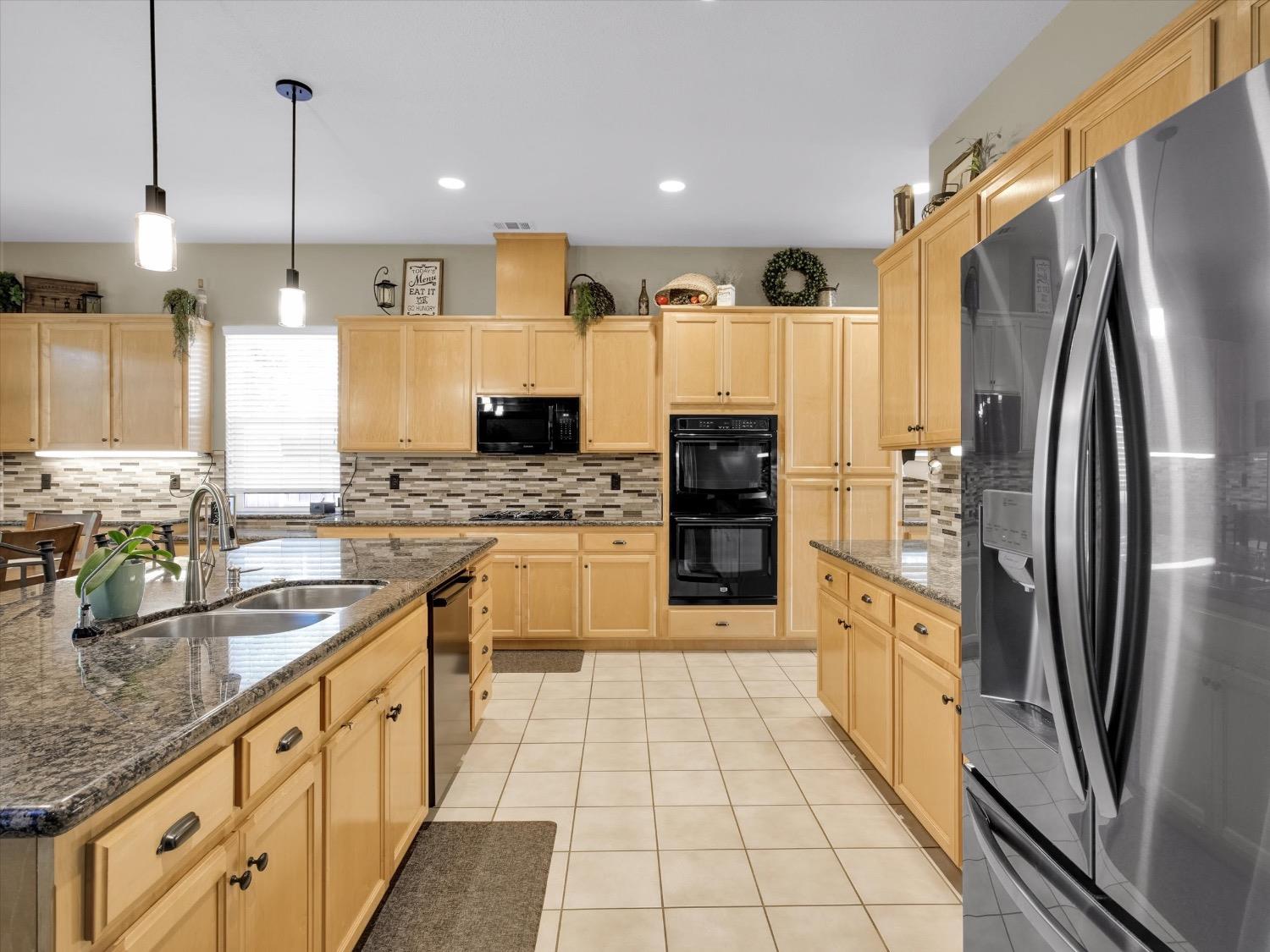 Detail Gallery Image 21 of 73 For 661 Simeon Ct, Ripon,  CA 95366 - 5 Beds | 3 Baths