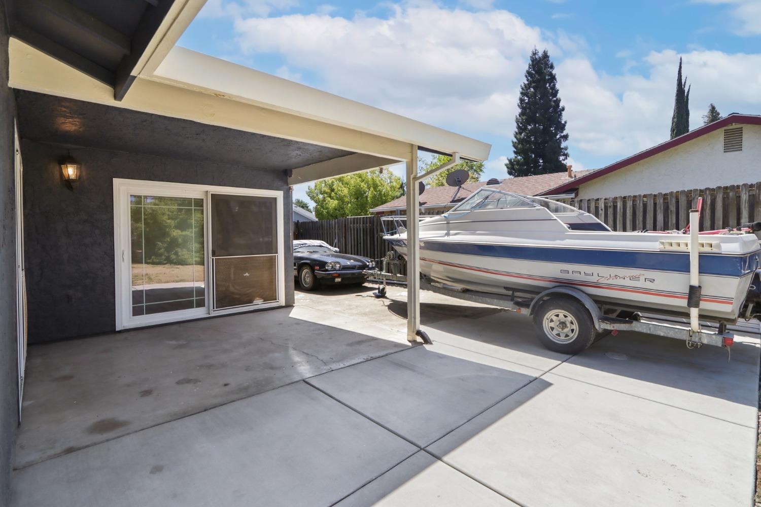 Rainbow River Court, Rancho Cordova, California image 37
