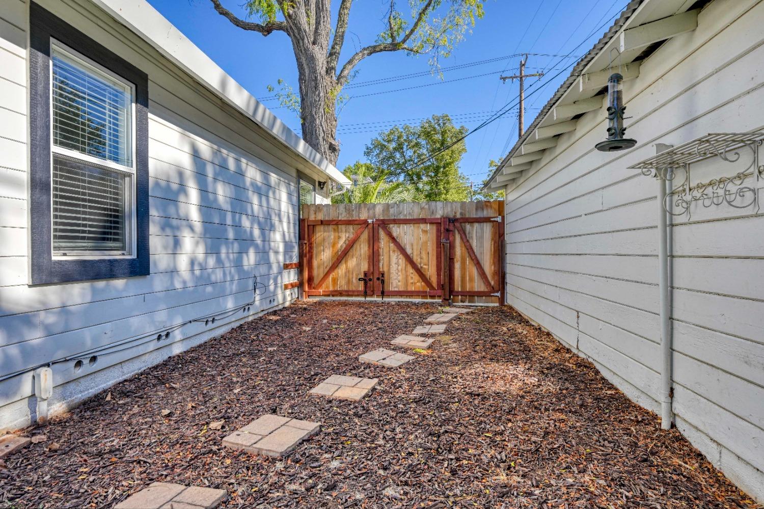 Coloma Street, Folsom, California image 26