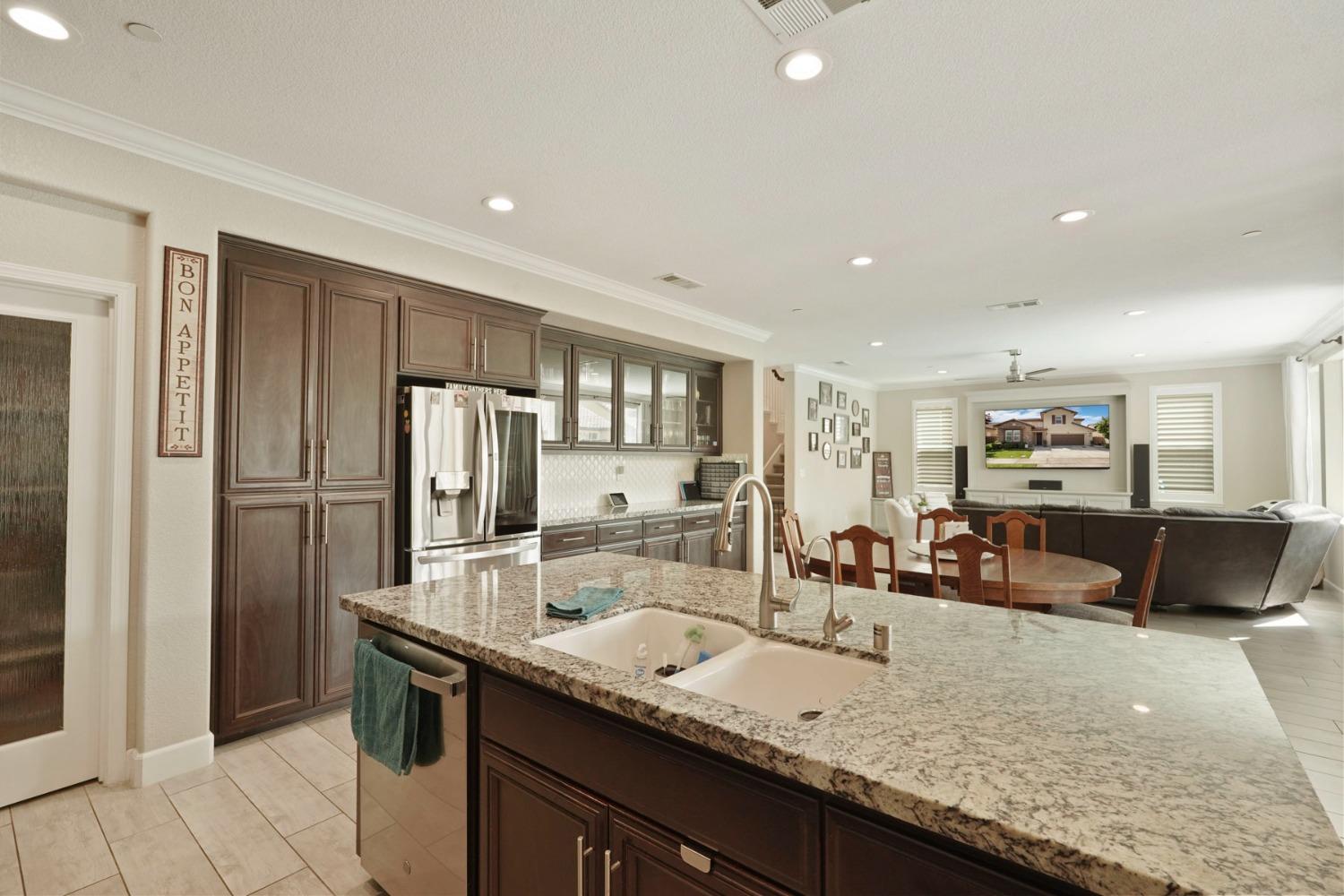 Detail Gallery Image 19 of 52 For 208 Isabella Dr, Lodi,  CA 95240 - 4 Beds | 3 Baths