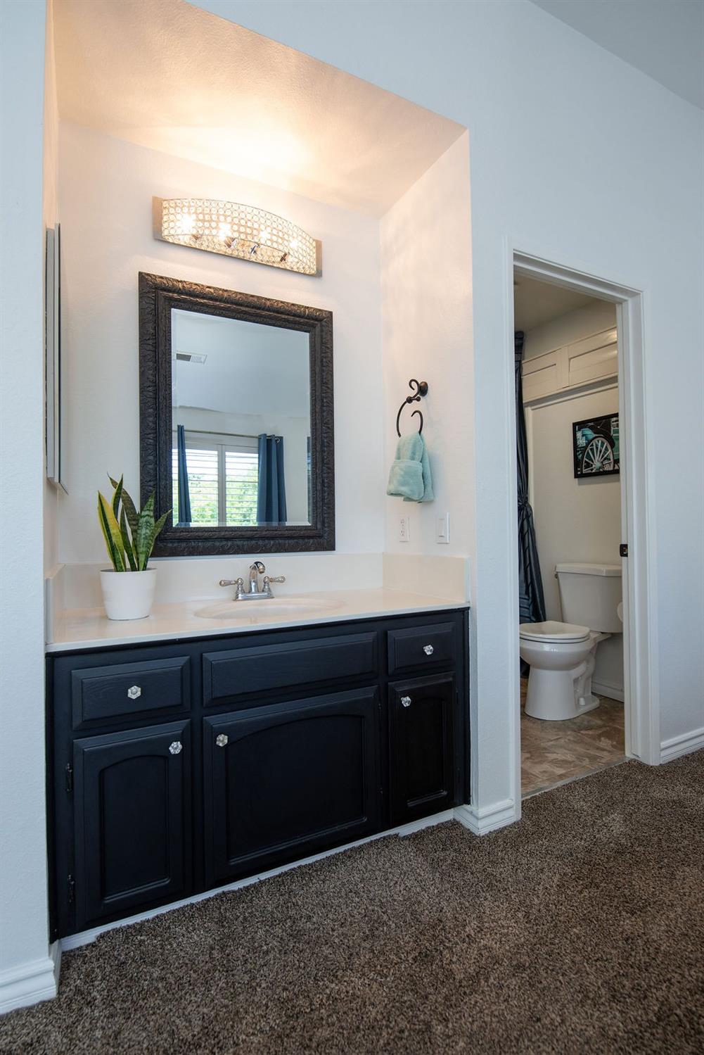 Detail Gallery Image 15 of 36 For 672 Shadowview Ct, Turlock,  CA 95382 - 2 Beds | 2/1 Baths