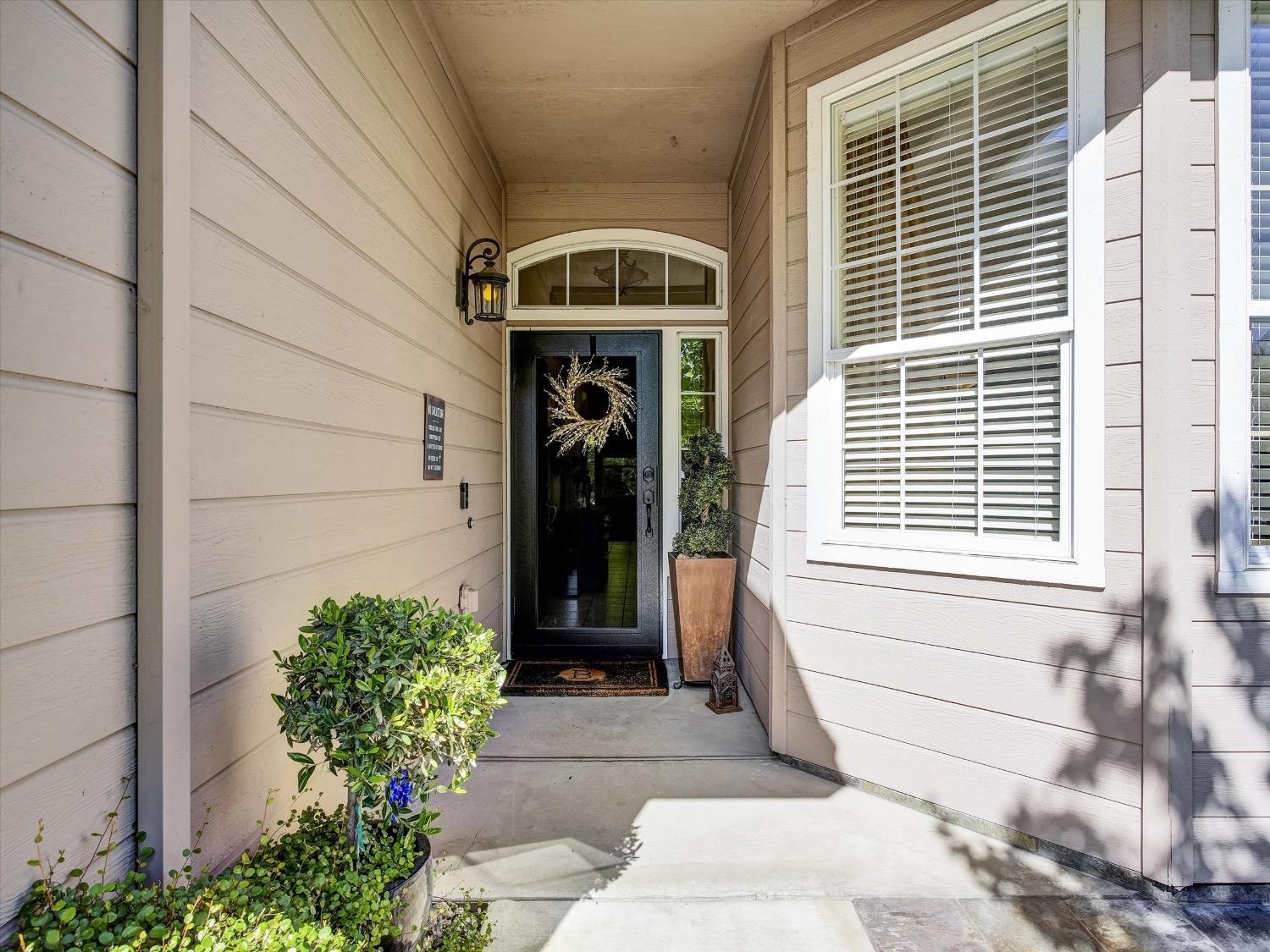 Detail Gallery Image 4 of 73 For 661 Simeon Ct, Ripon,  CA 95366 - 5 Beds | 3 Baths