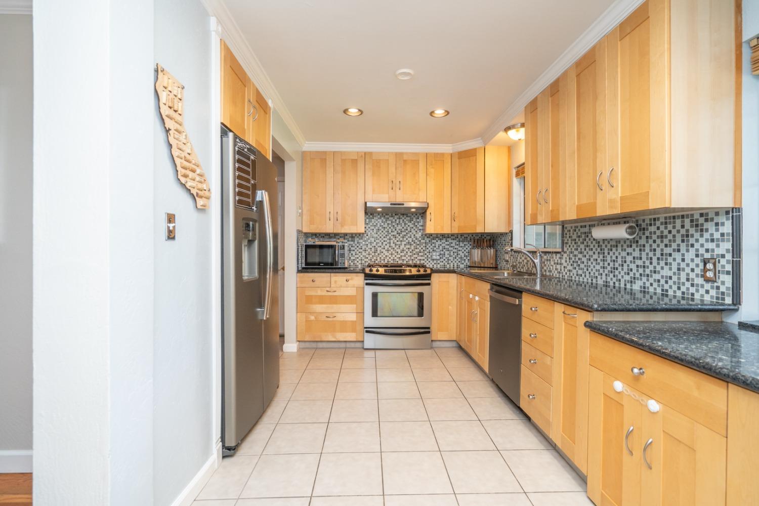 Oak Knoll Drive, Carmichael, California image 17