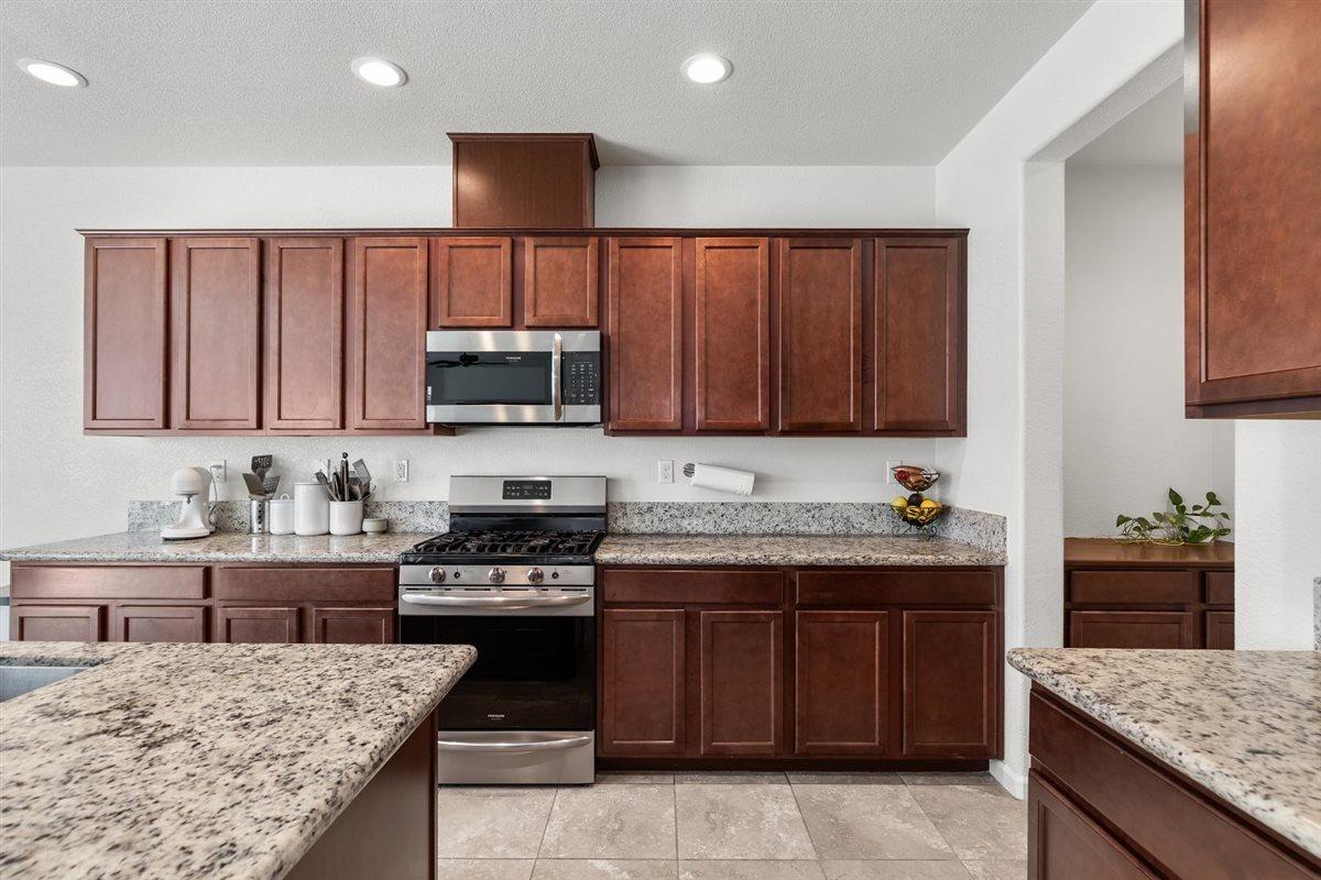 Detail Gallery Image 19 of 64 For 21232 Grapevine Dr, Patterson,  CA 95363 - 5 Beds | 3 Baths