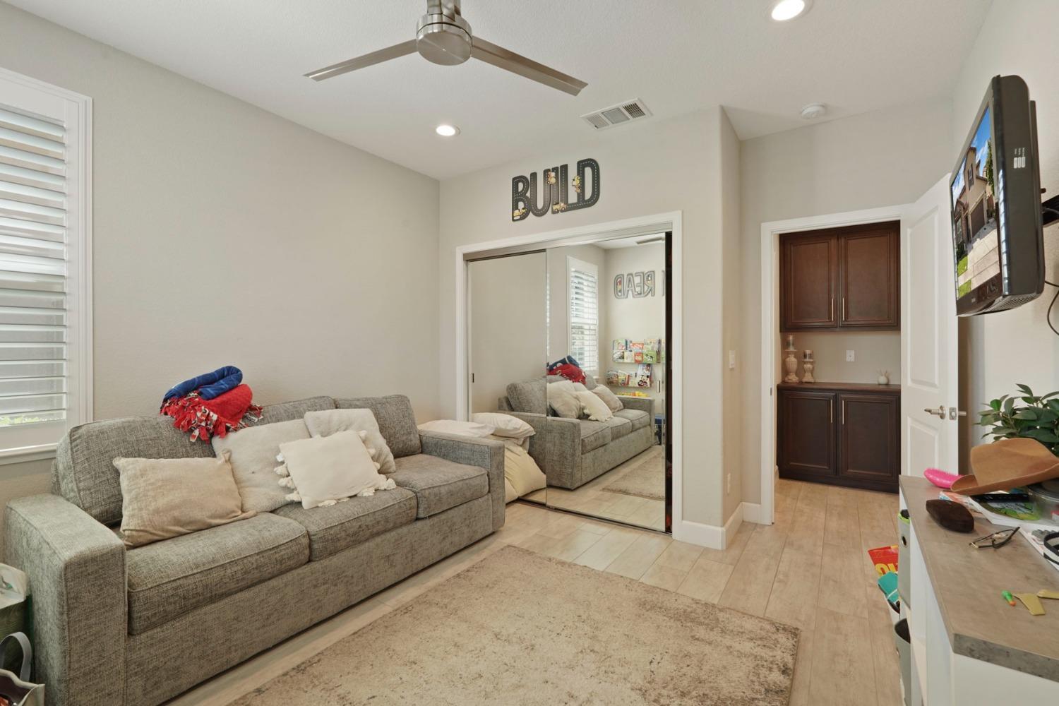 Detail Gallery Image 25 of 52 For 208 Isabella Dr, Lodi,  CA 95240 - 4 Beds | 3 Baths