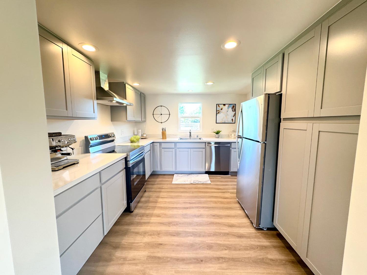 Detail Gallery Image 2 of 29 For 857 Redinger Way, Williams,  CA 95987 - 3 Beds | 1 Baths