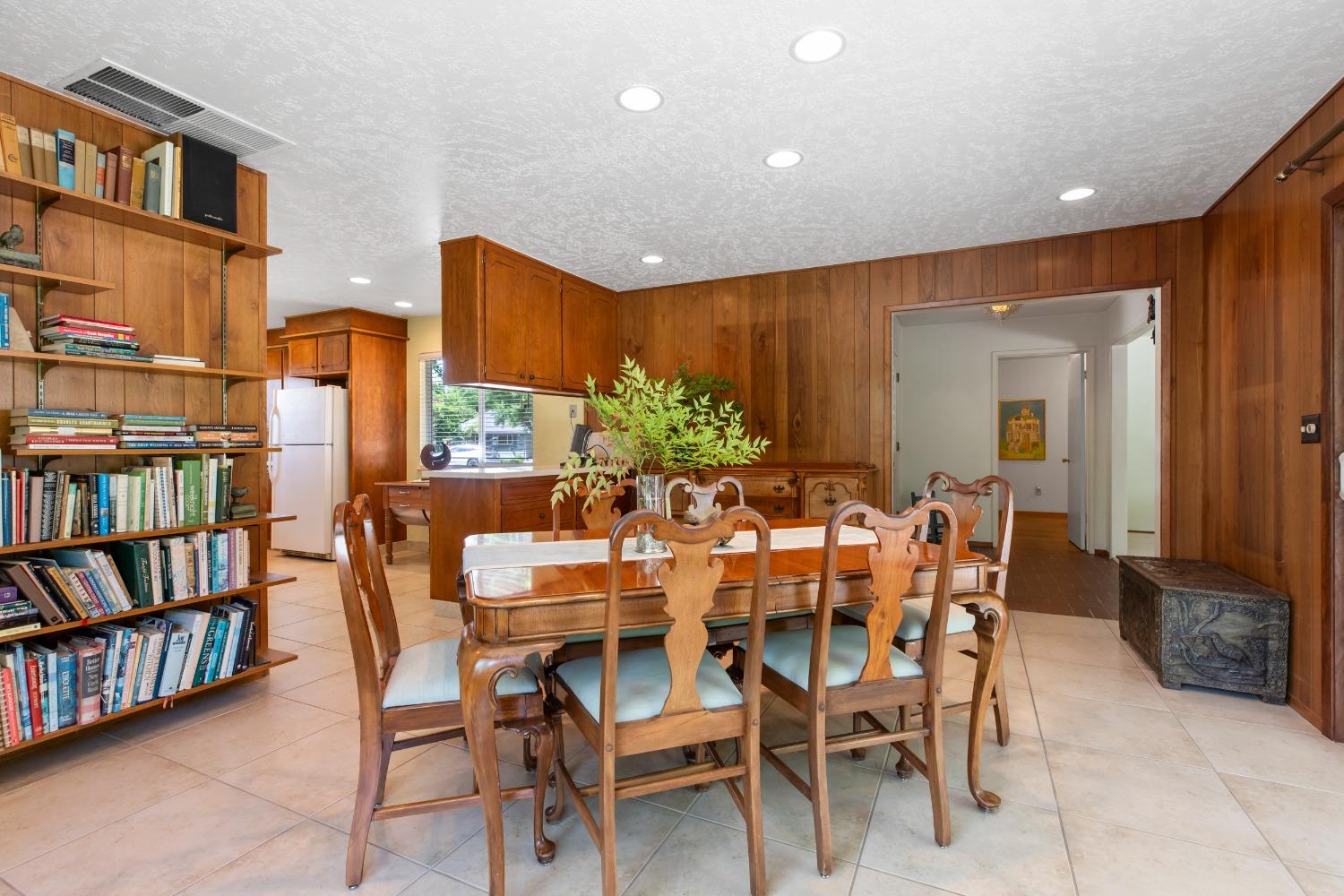 Detail Gallery Image 12 of 50 For 928 Terrace Pl, Modesto,  CA 95350 - 3 Beds | 2 Baths